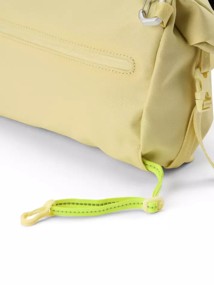 pinqponq Aksel Crossbody-Bag Buttercream Yellow Tasche gelb
